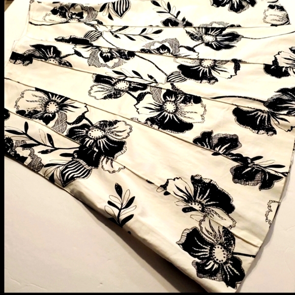 Yansi Fugel Skirt size 10 Black and white Very good condition - Picture 3 of 12